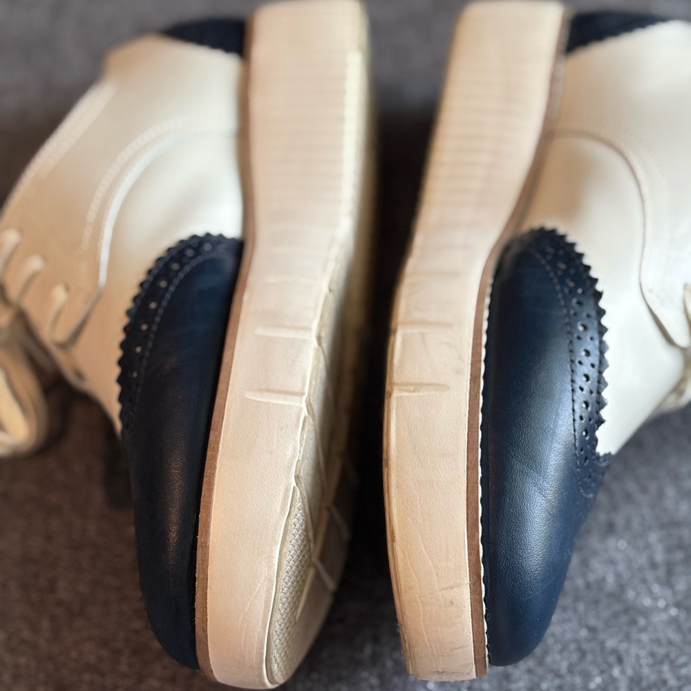 Cole Haan Cream and Blue Sneakers with Classic Design